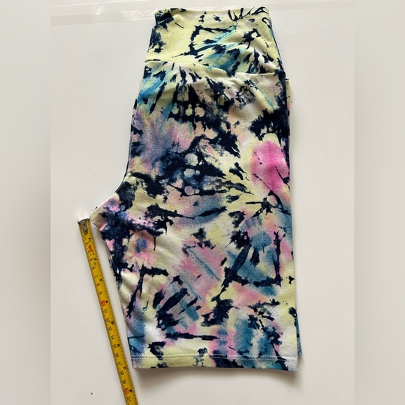 Citrine Glow Athletic work out shorts and top set Sz. M - Picture 3 of 4